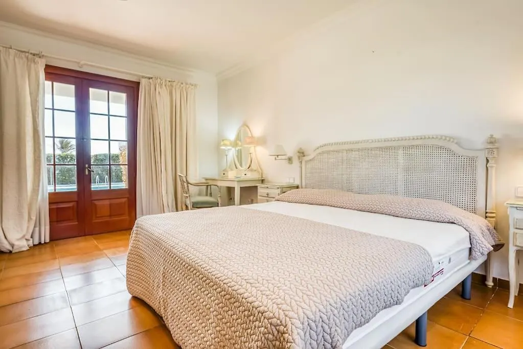 La Calma Espectacular Villa Con Jardin Y Piscina En Menorca سالغار